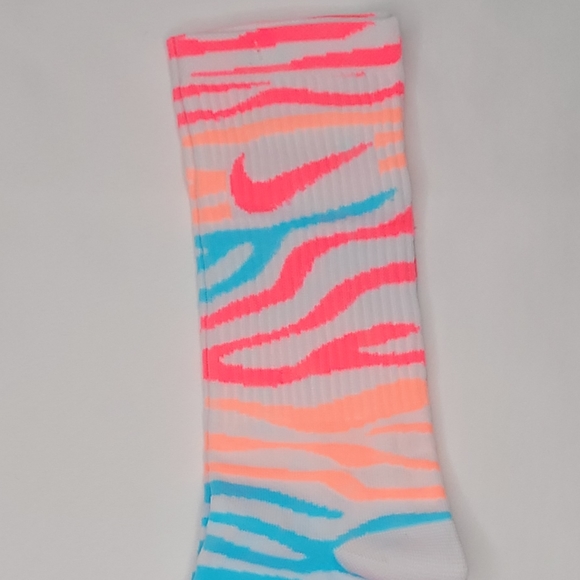 NIKE---Nice set of 3 pair of Nike socks - Picture 4 of 4